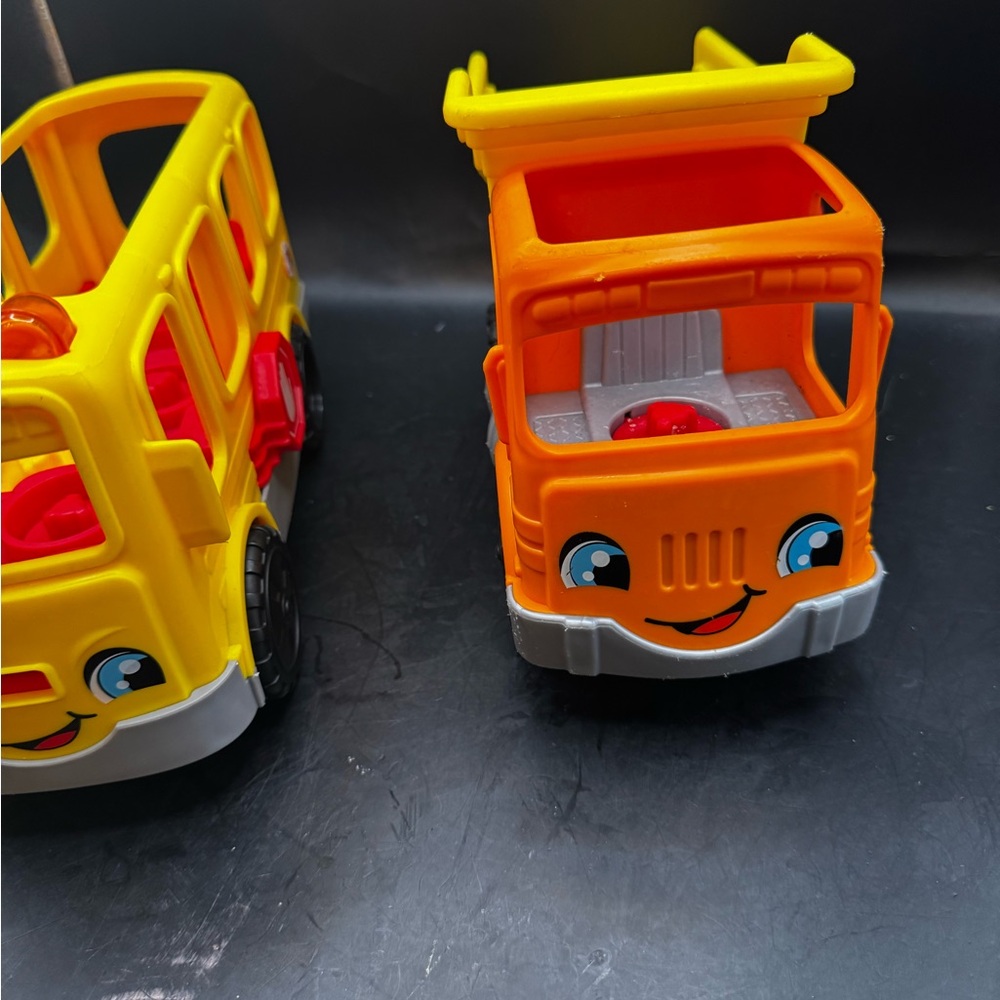 Fisher Price Lot Of Two Little People School Bus & Dump Truck Tested/ Works - Picture 3 of 16